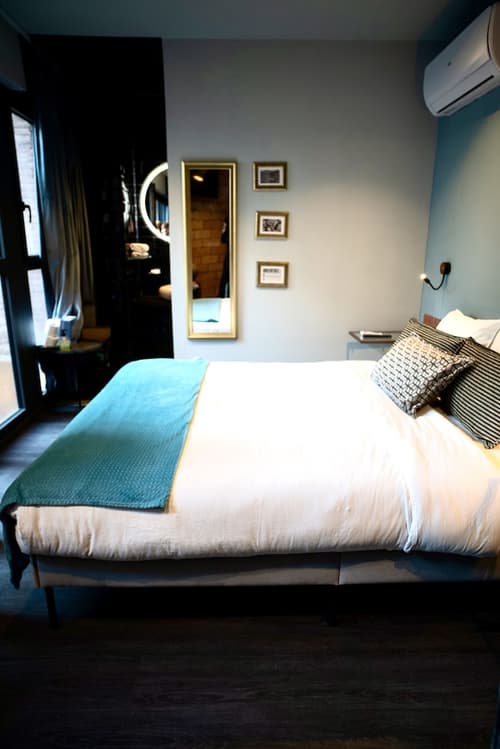 Hotel Lincoln Lounge, Room