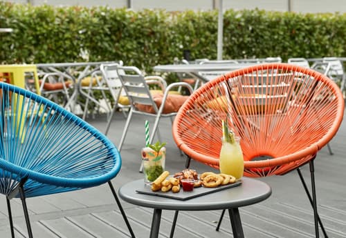 B&B Hôtel près de Disneyland® Paris, Terrace/patio