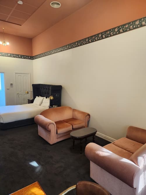 The Macquarie Hotel, Room