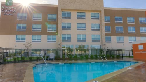 Holiday Inn Express & Suites Tulsa Midtown by IHG, Pool