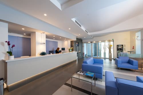 Hotel Executive Inn, Lobby