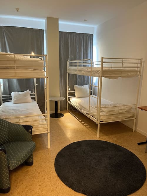 City Hostel 46, Room