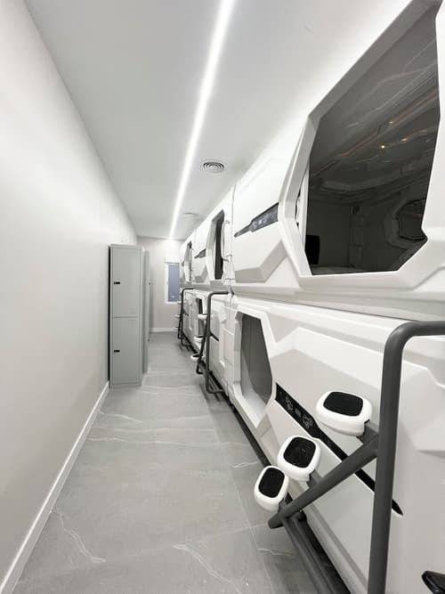 Hostel Space Capsule, Room