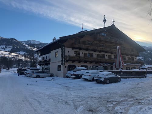 Hotel Alpenhof, Front of property