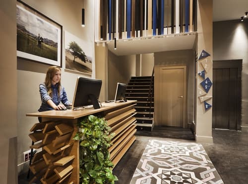 One Shot Colón, Reception