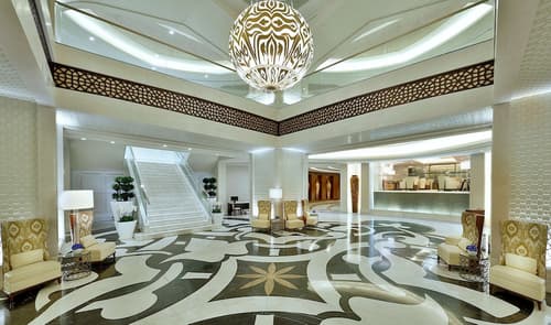 Conrad Jabal Omar Makkah, Reception