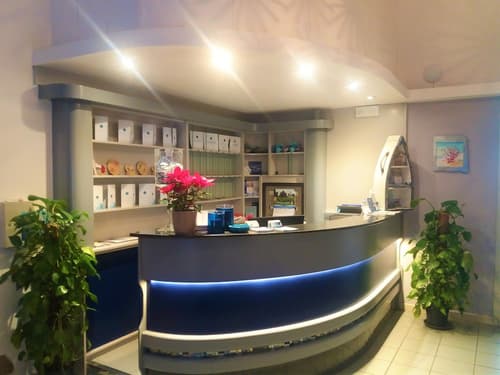 Meli Hotel, Reception