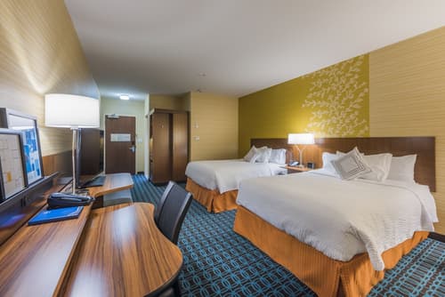 Fairfield Inn and Suites by Marriott Kamloops, Room