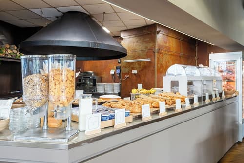 The Gate Hotel, Breakfast buffet