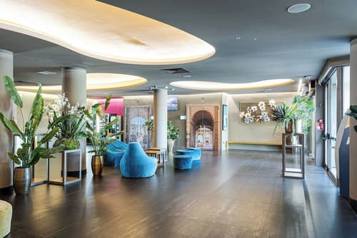 The Gate Hotel, Lobby