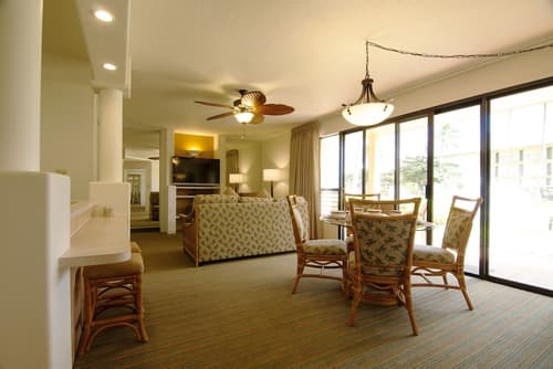 Kauai Beach Villas, In-room dining