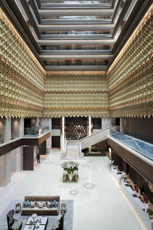 Lancaster Bangkok, Lobby