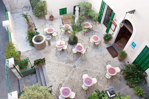Hotel El Guía, Courtyard