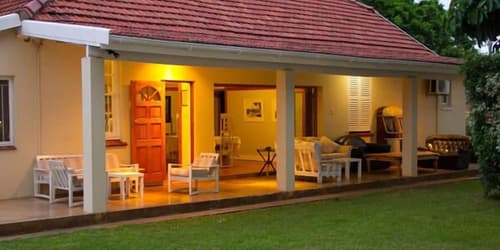 Coweys Corner, Terrace/patio