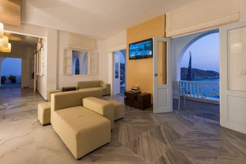 Far Out Hotel & Spa, Lobby