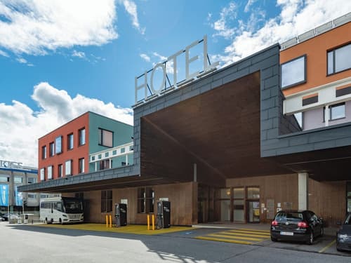 Hwest Hotel Hall, Front of property