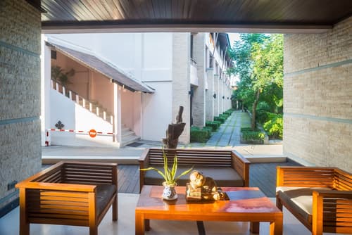 Villas Residence By Weekender Resort, Lobby sitting area