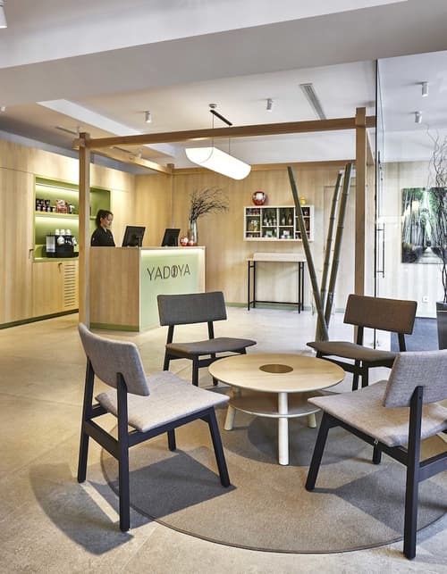 Yadoya Hotel, Lobby sitting area