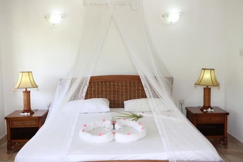 Le surmer self catering chalets, Room