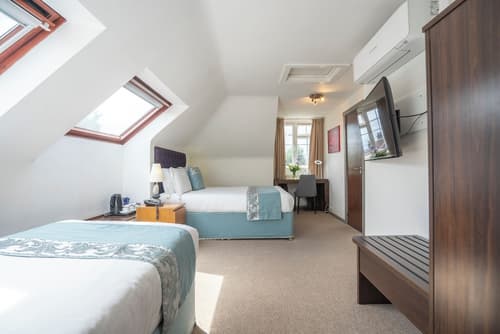 Remont Oxford Hotel, Room