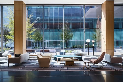 Marriott Marquis Chicago, Lobby lounge