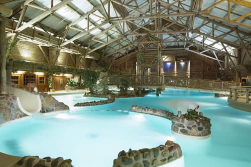 Disney Davy Crockett Ranch, Indoor pool