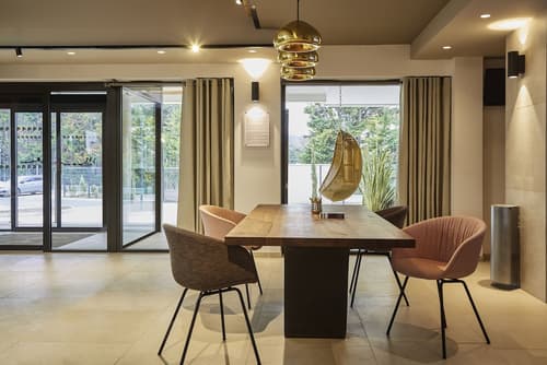 Mercure Avignon Gare TGV, Reception