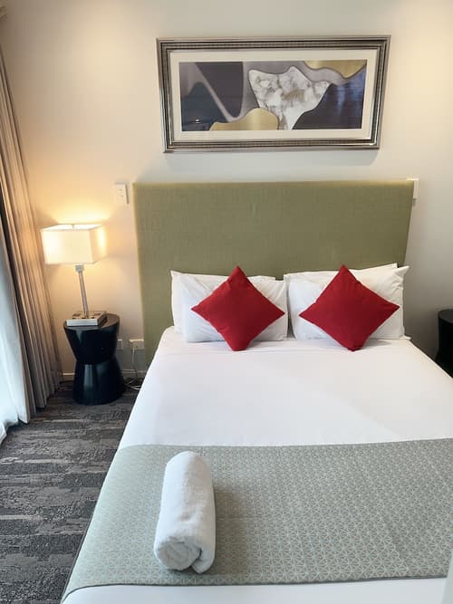 VR Auckland City, Room