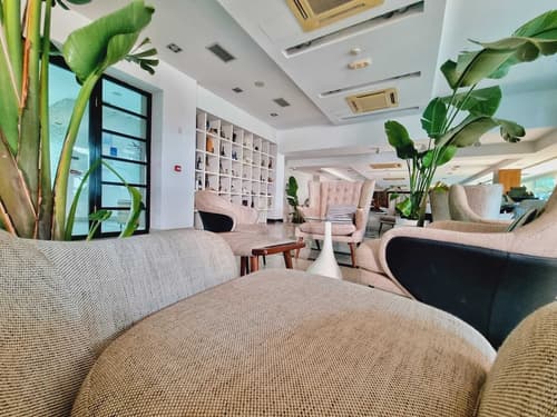 Hotel San Antonio, Lobby lounge