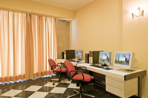 Alexandra Hotel, Lobby lounge