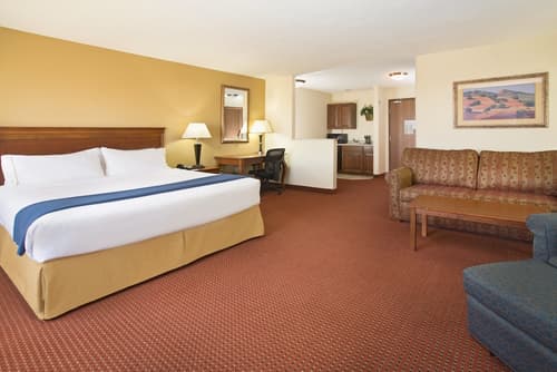 Holiday Inn Express Hotel & Suites Las Vegas by IHG, Room
