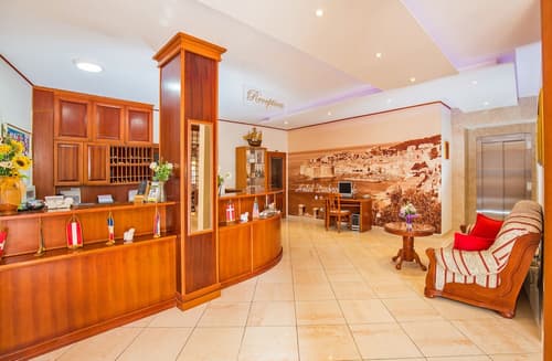 Hotel Dubrovnik, Reception