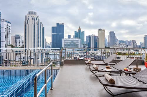 Adelphi Suites Bangkok, Rooftop pool