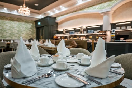 Dromhall Hotel, Restaurant