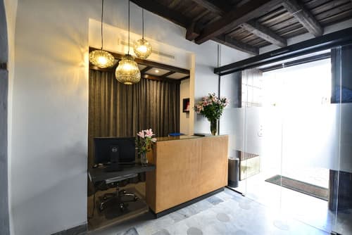 Legado Alcázar Hotel, Reception