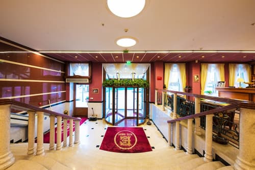 Hotel Europe, Interior entrance