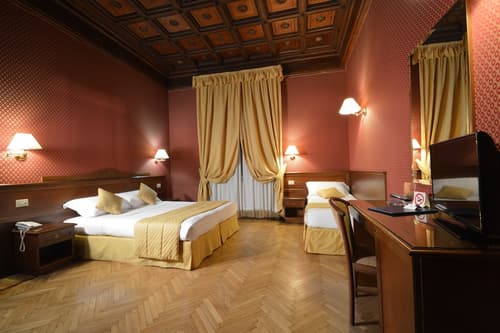 Hotel Montecarlo, Room