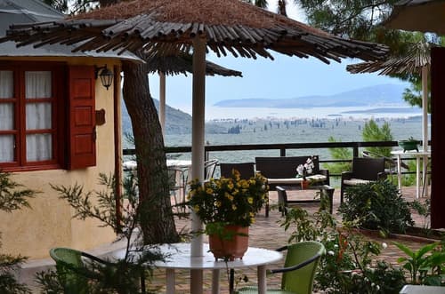 Chrissa Camping Rooms & Bungalows, Terrace/patio