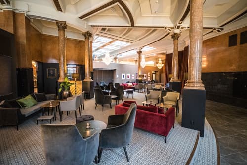 Opus XVI, Lobby sitting area