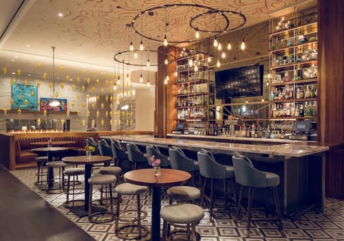 Sophy Hyde Park, Restaurant