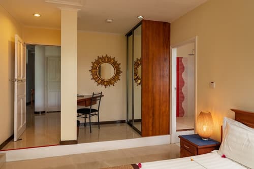 Glacis Heights Villa, Room