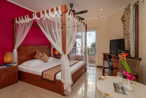 Glacis Heights Villa, Room