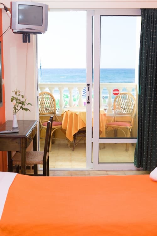 Birais Beach Studios, Room