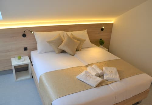 16 Lakes Hotel, Room