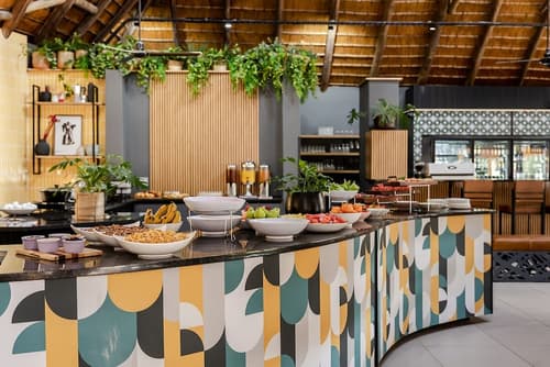 Hippo Hollow Country Estate, Restaurant