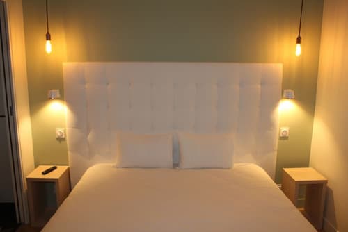 Hôtel La Fontaine Caen Centre, Room