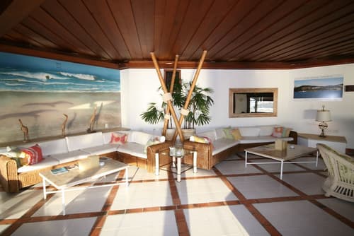 Colonna Galapagos Garden, Lobby lounge