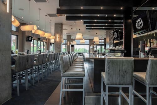 The Sutton Place Hotel Revelstoke Mountain Resort, Restaurant