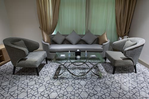 Triumph Plaza Hotel, Room