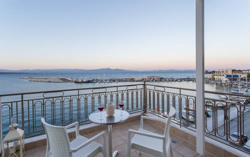 Pantheon City Hotel, Balcony